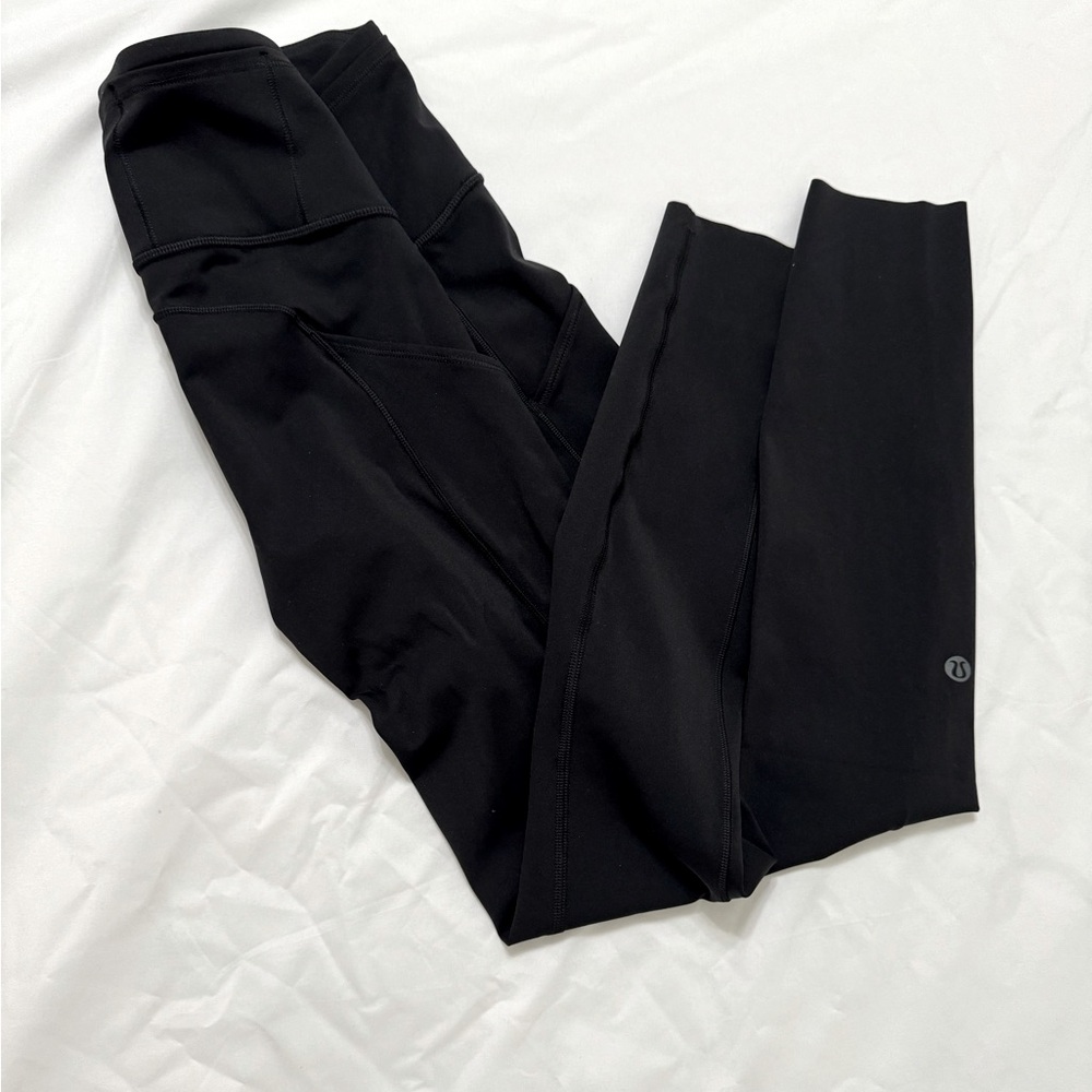 Lululemon size 2 black 7 pockets